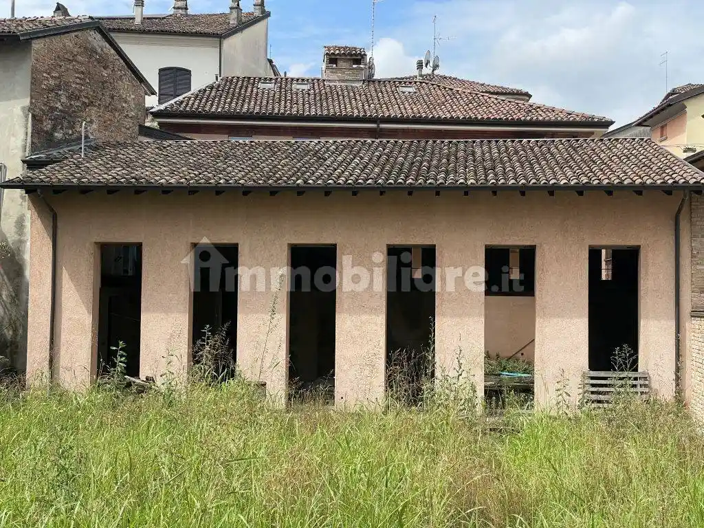 Villa in vendita a Piacenza