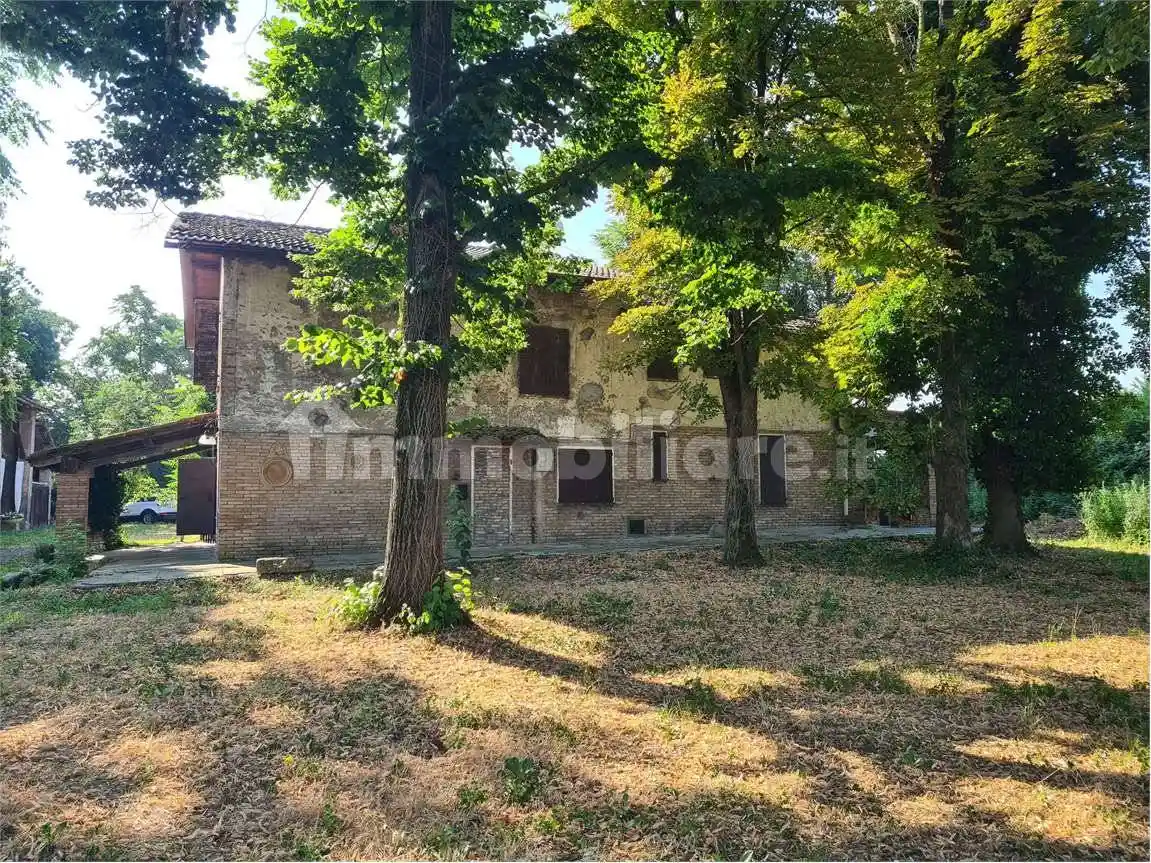 Rustico - Casale in vendita a Castelnuovo Rangone