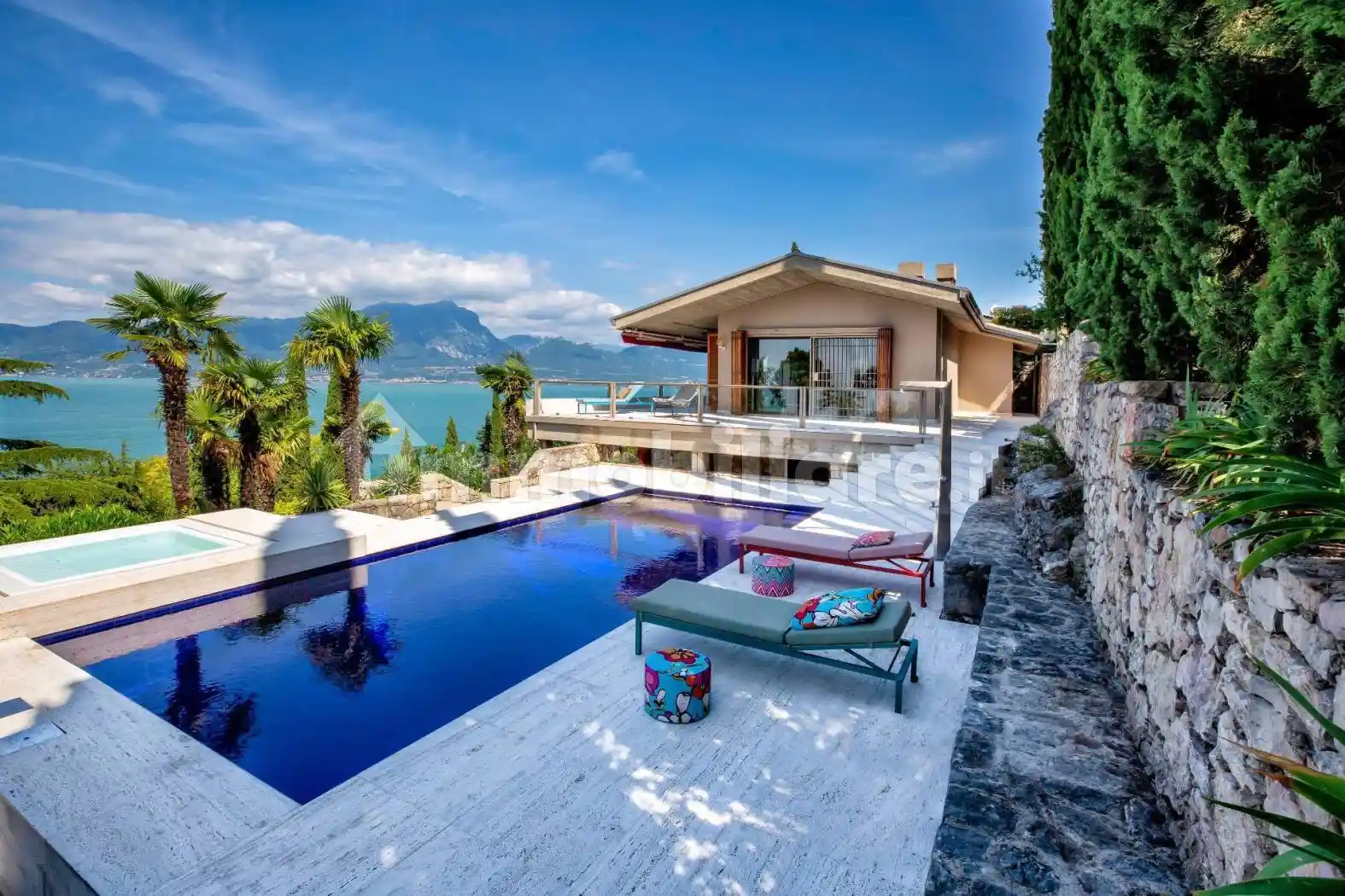 Villa in vendita a Torri del Benaco