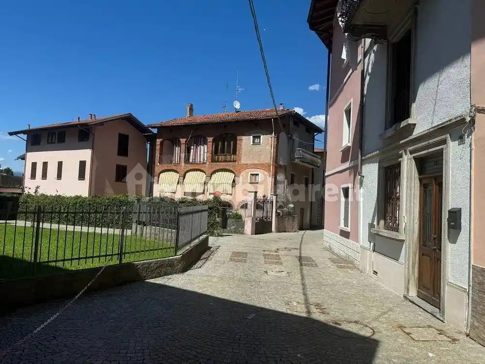 Appartamento in vendita a Mesenzana