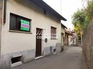 Casa indipendente in vendita a Cunardo