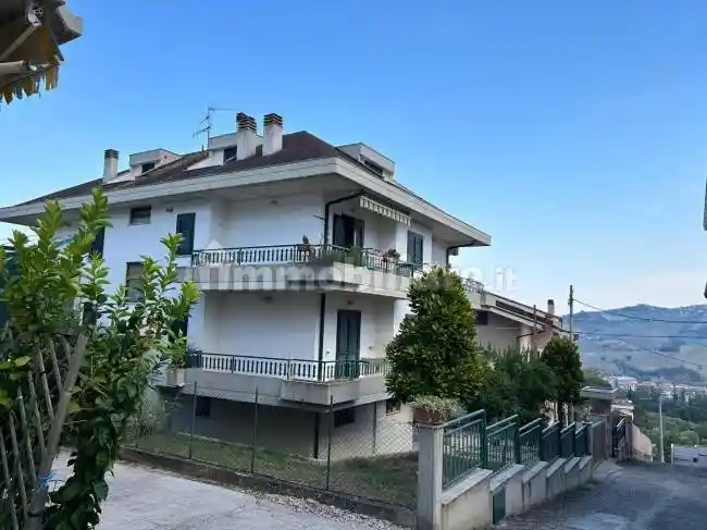 Villa unifamiliare via Camillo Guerrieri Crocetti 10, Teramo - foto 4