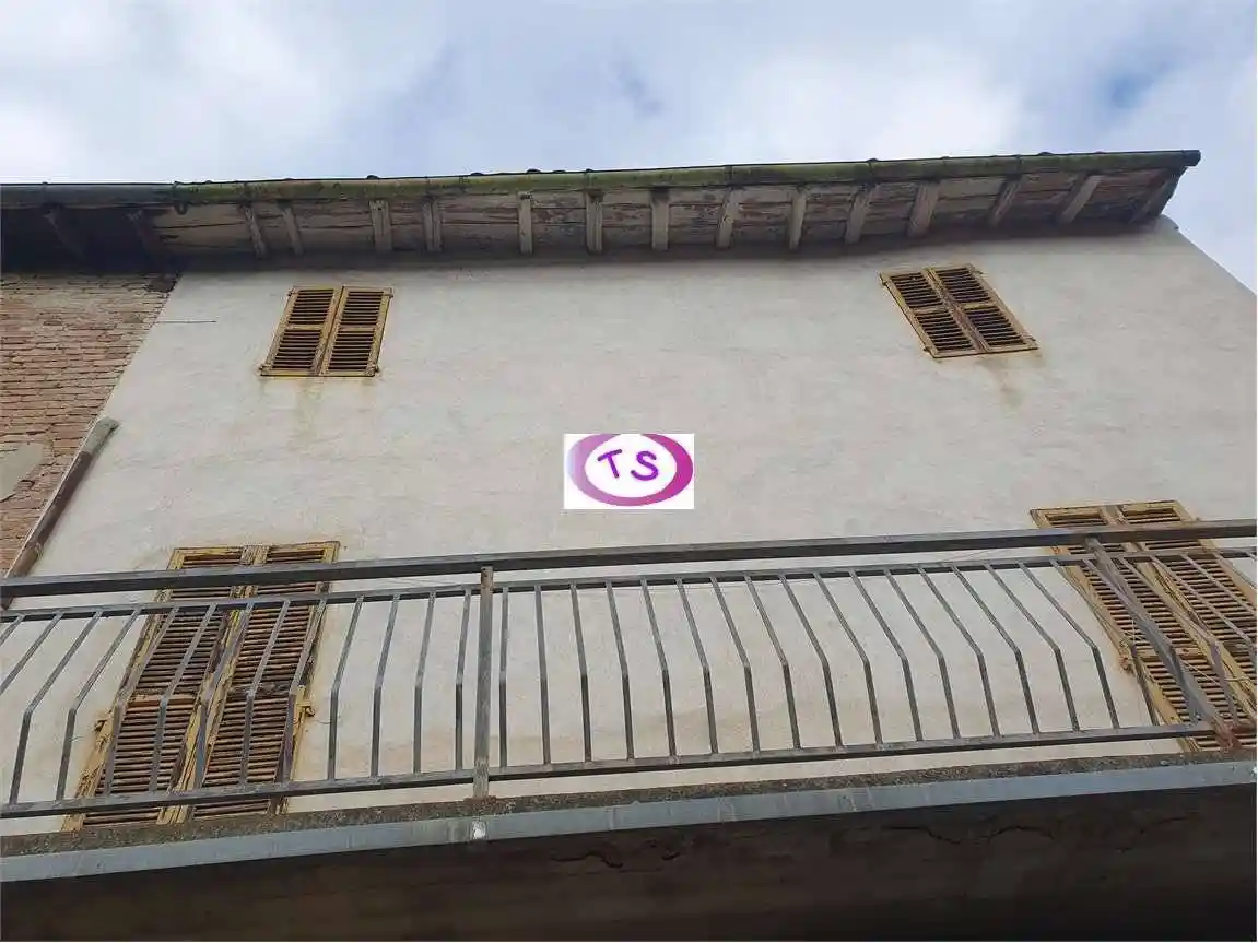 Terratetto unifamiliare 130 m², buono stato, Centro, Camagna Monferrato - foto 3