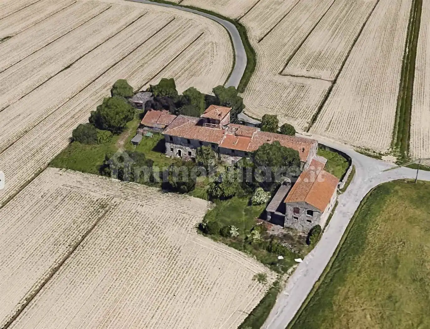 Rustico - Casale in vendita a Prato