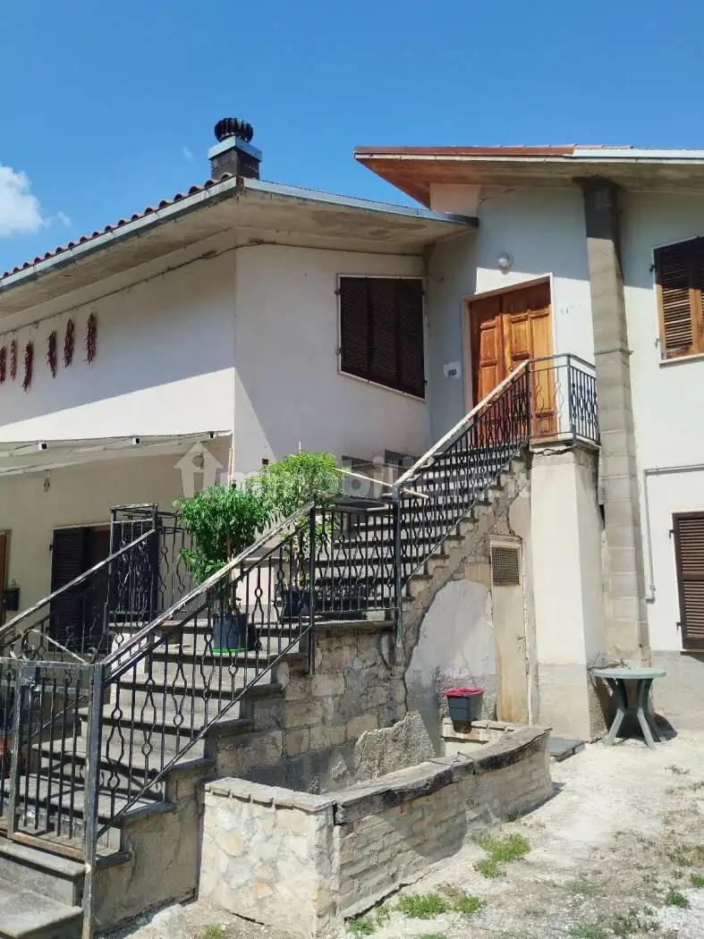 Casa indipendente in vendita a Lettomanoppello