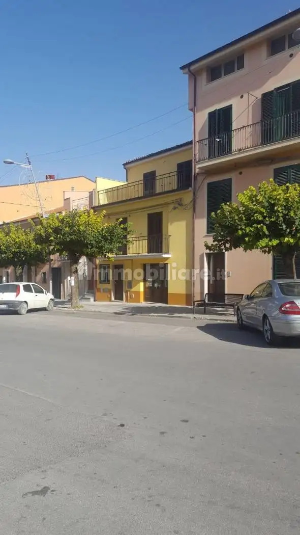 Terratetto unifamiliare corso Vittorio Emanuele III 14, Colletorto