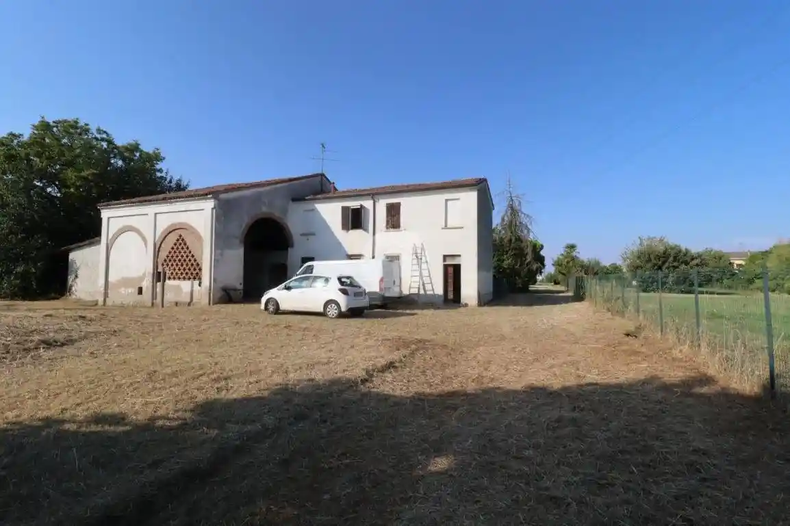 Rustico - Casale in vendita a San Giorgio Bigarello