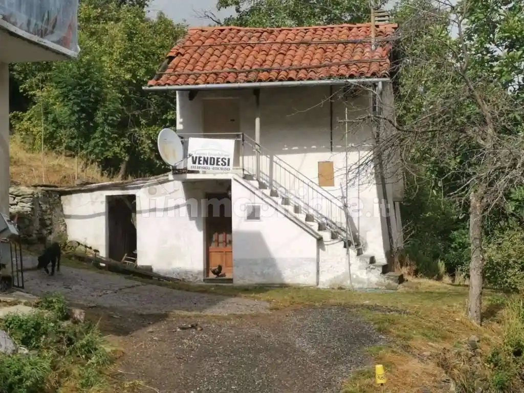 Casa indipendente in vendita a Viola