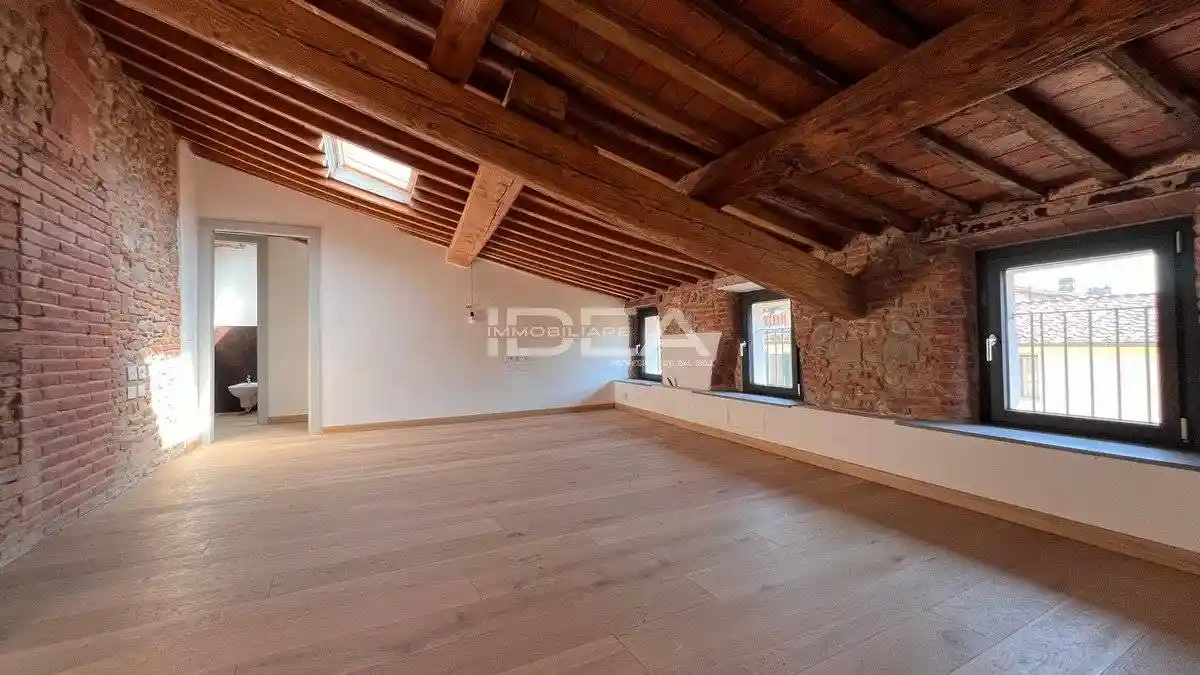 Appartamento in vendita a Lucca