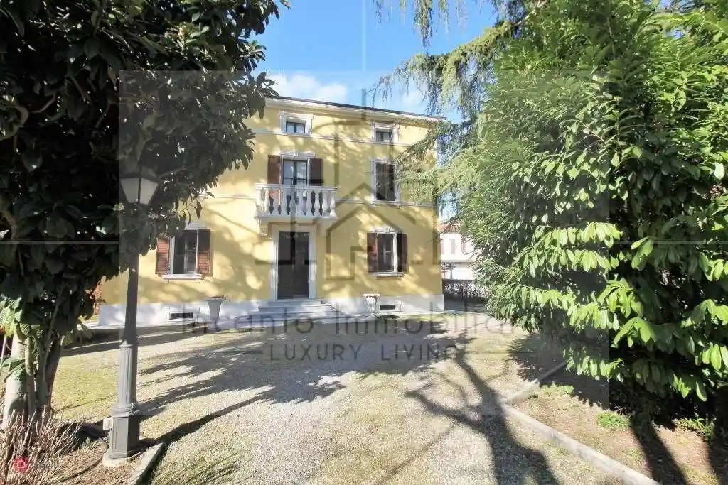 Villa in vendita a Felino
