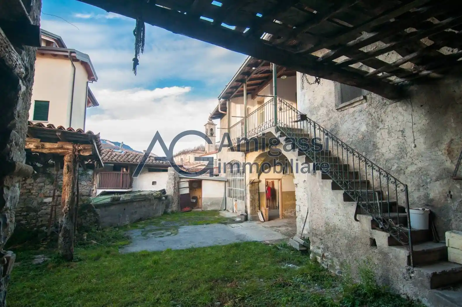 Rustico - Casale in vendita a Solto Collina