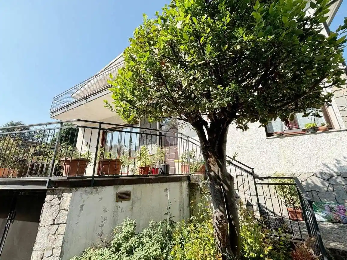 Villa in vendita a Seregno