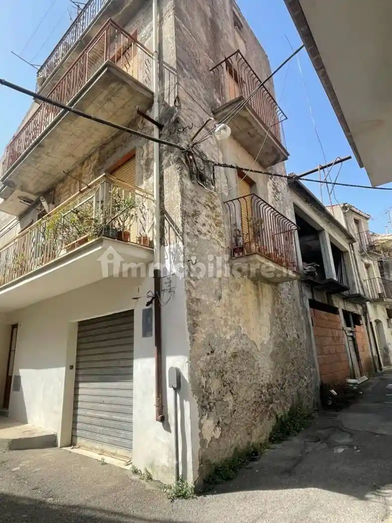 Casa indipendente in vendita a Francavilla di Sicilia