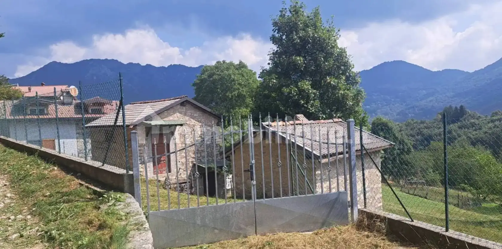 Rustico - Casale in vendita a Esino Lario