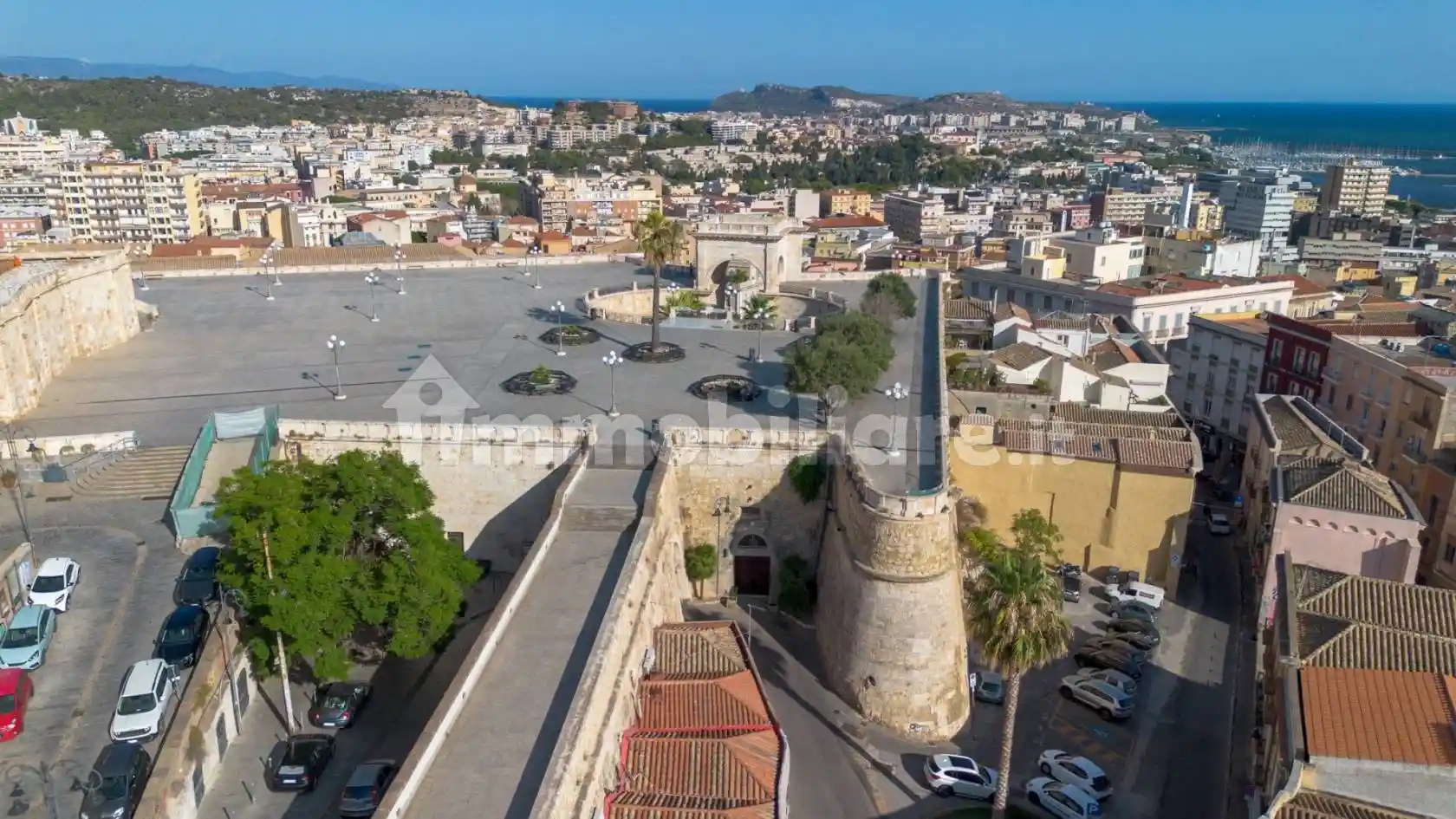 Palazzo - Edificio in vendita a Cagliari
