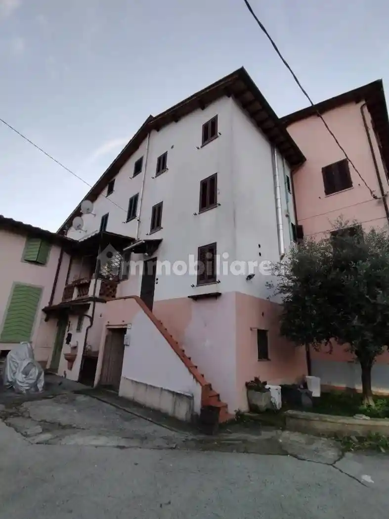Casa indipendente in vendita a Lucca