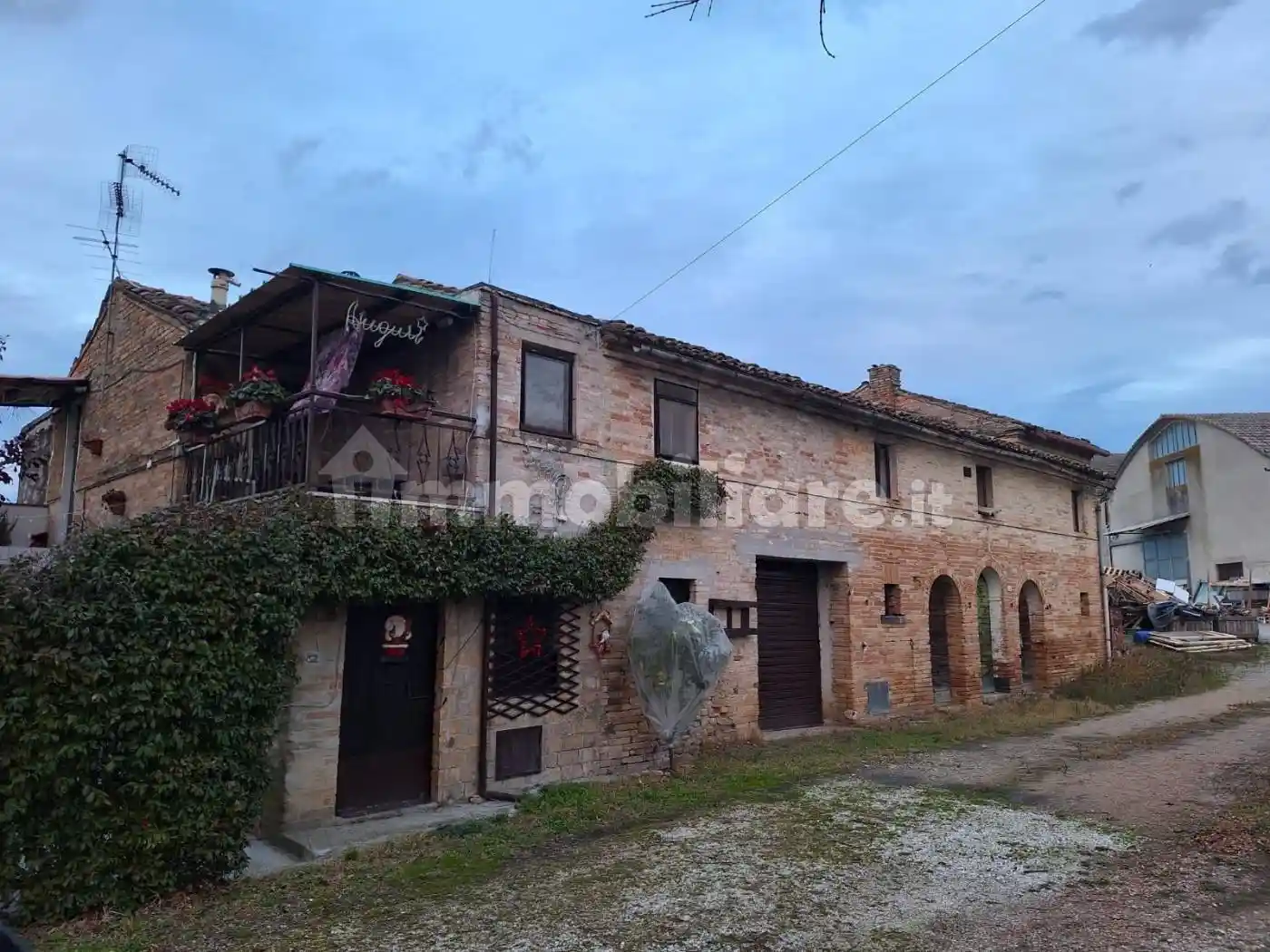 Rustico - Casale in vendita a Grottazzolina