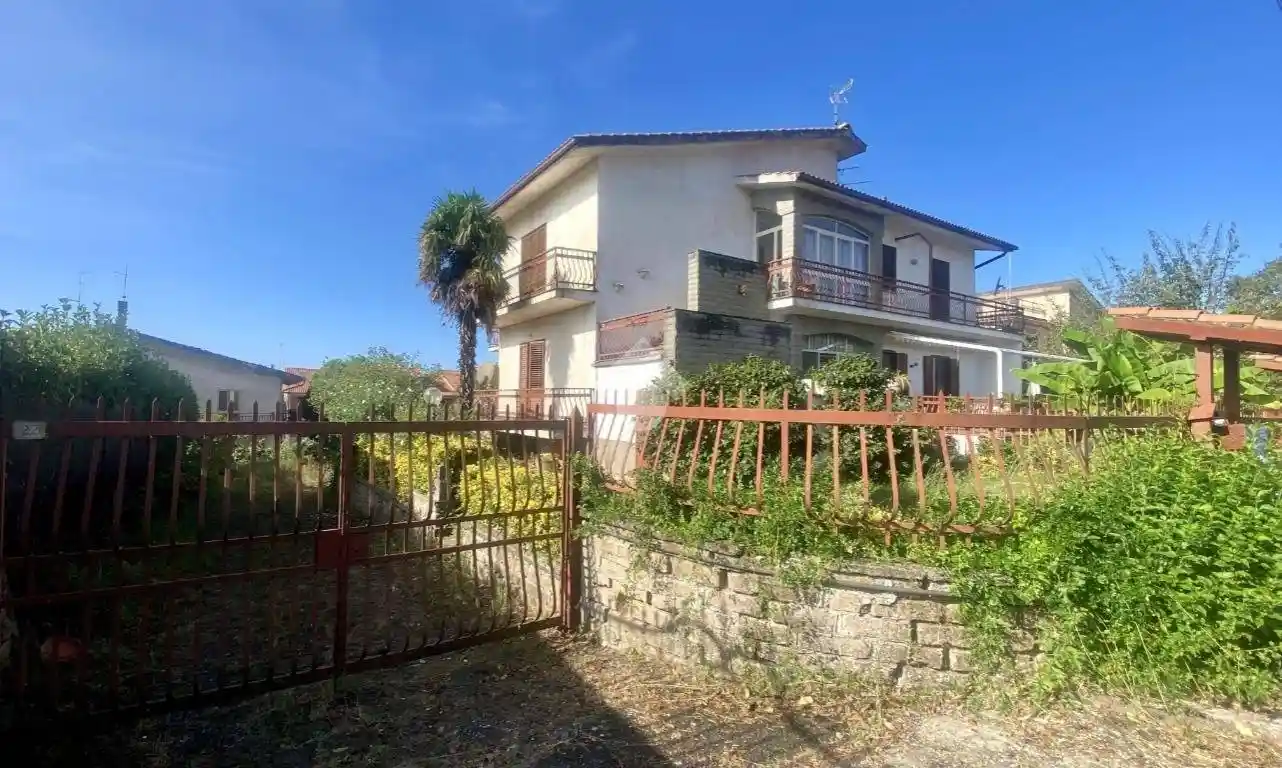 Villa in vendita a Valentano