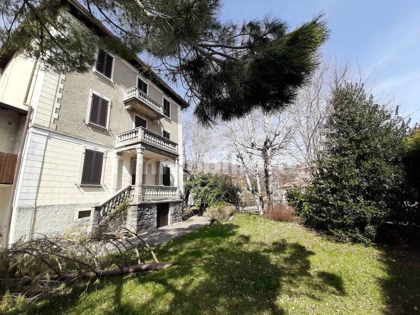 Palazzo - Edificio in vendita a Caglio