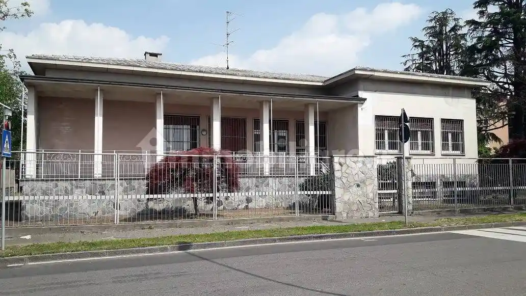 Villa in vendita a Busto Arsizio