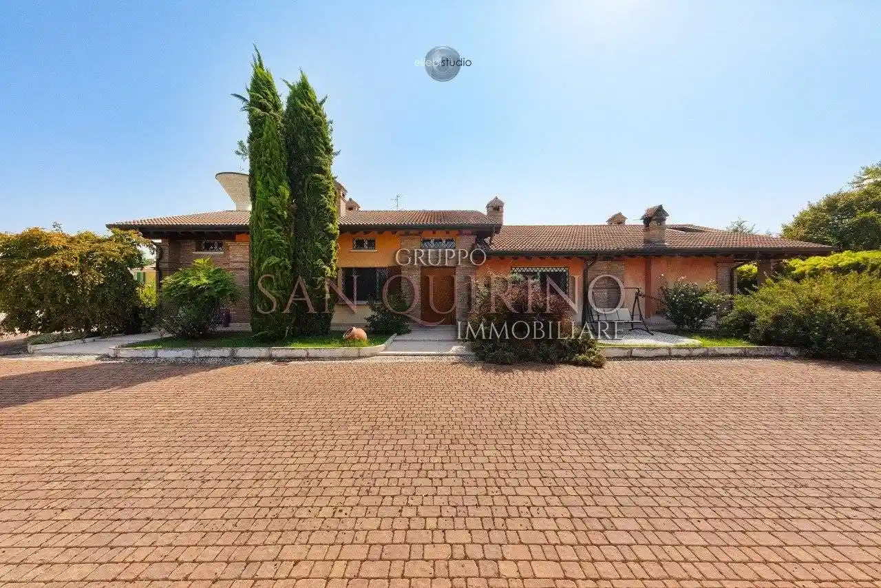 Villa in vendita a Carpi