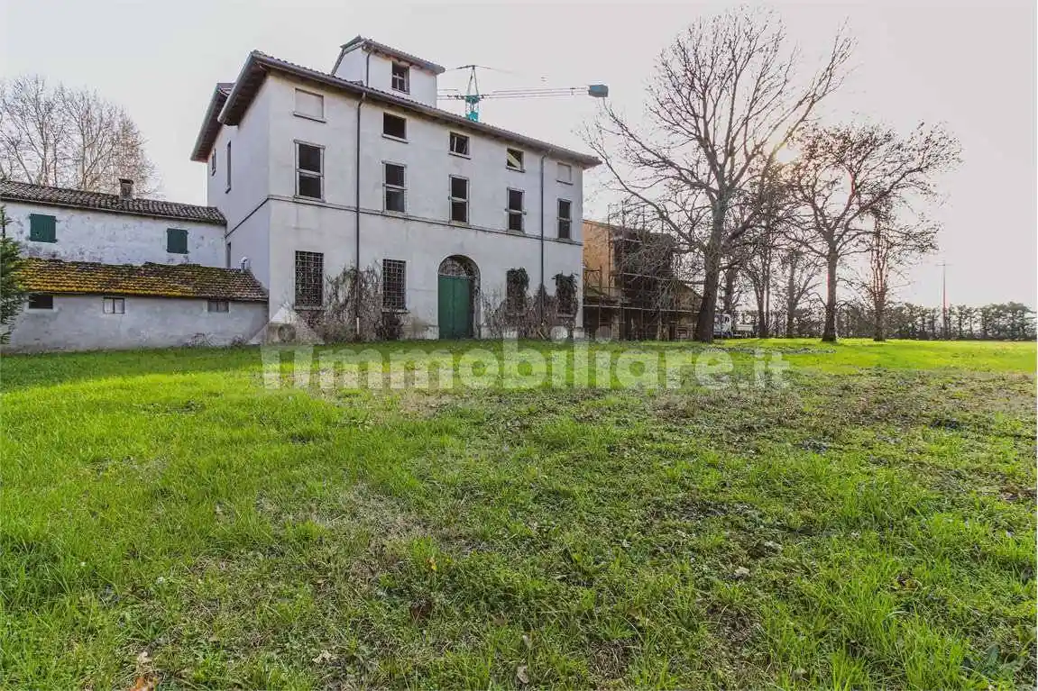 Rustico - Casale in vendita a Ravenna