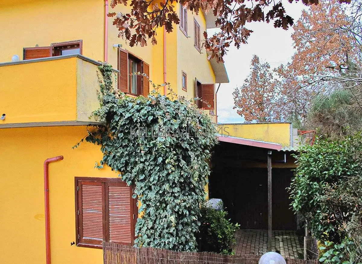 Villa plurifamiliare via delle Vasche, Teora, Barete - foto 3