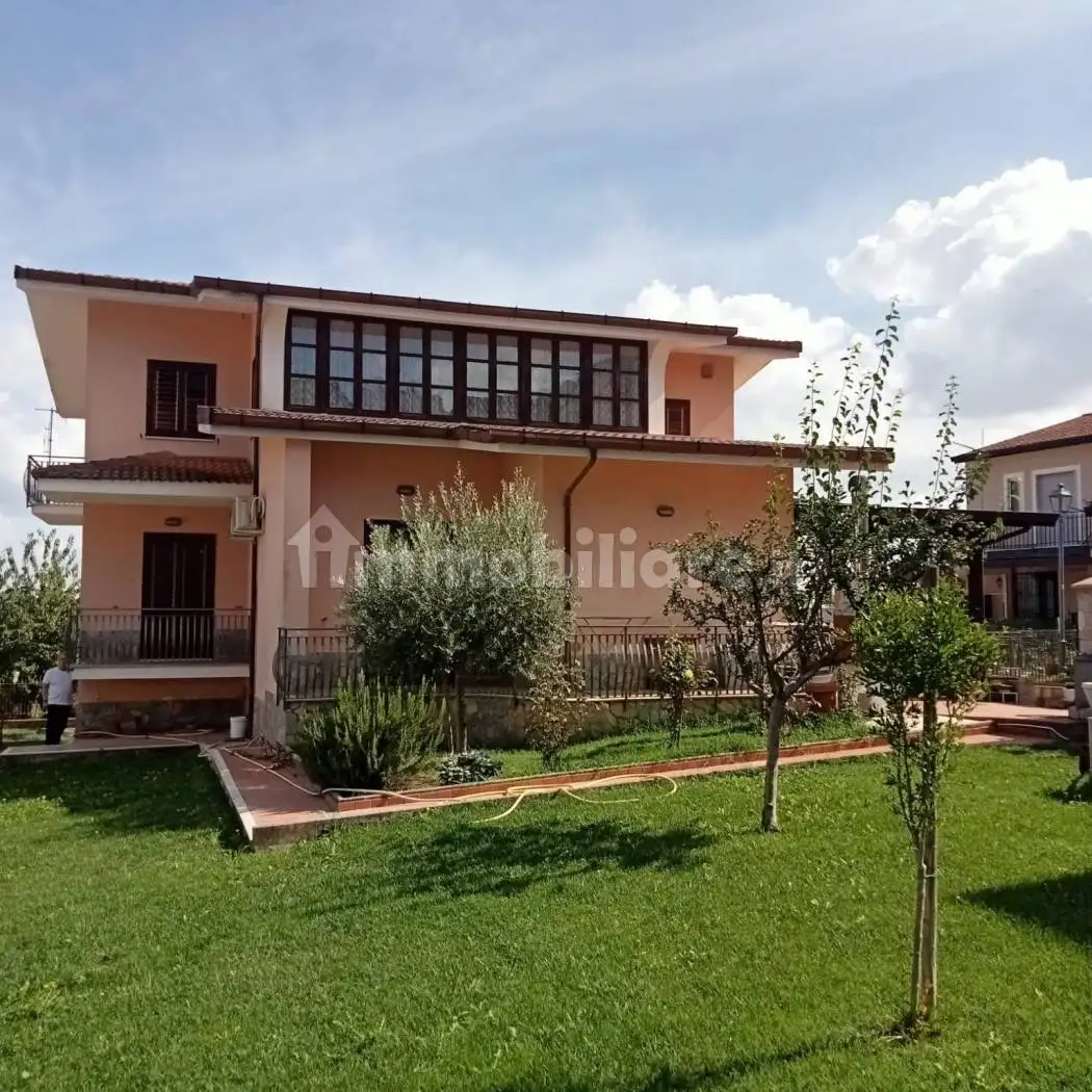 Villa in vendita a San Nazzaro