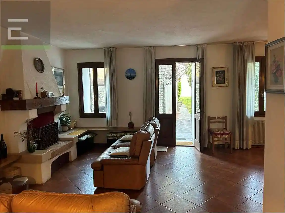 Villa unifamiliare via roma , 201, Centro, Vidor - foto 3