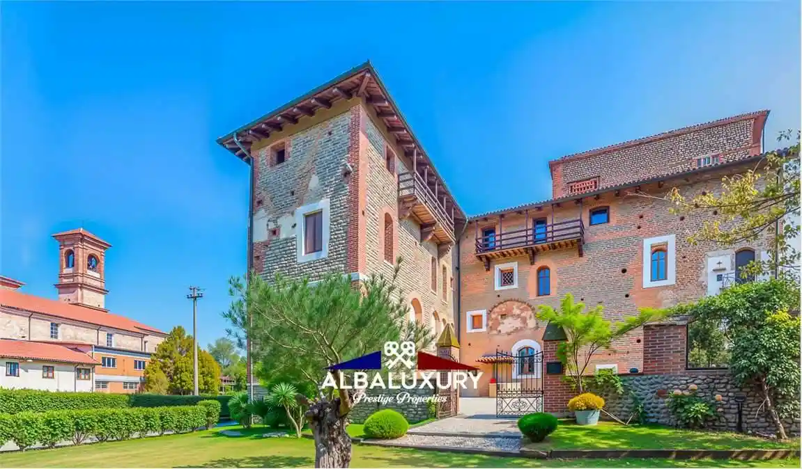 Palazzo - Edificio in vendita a Castelletto Cervo