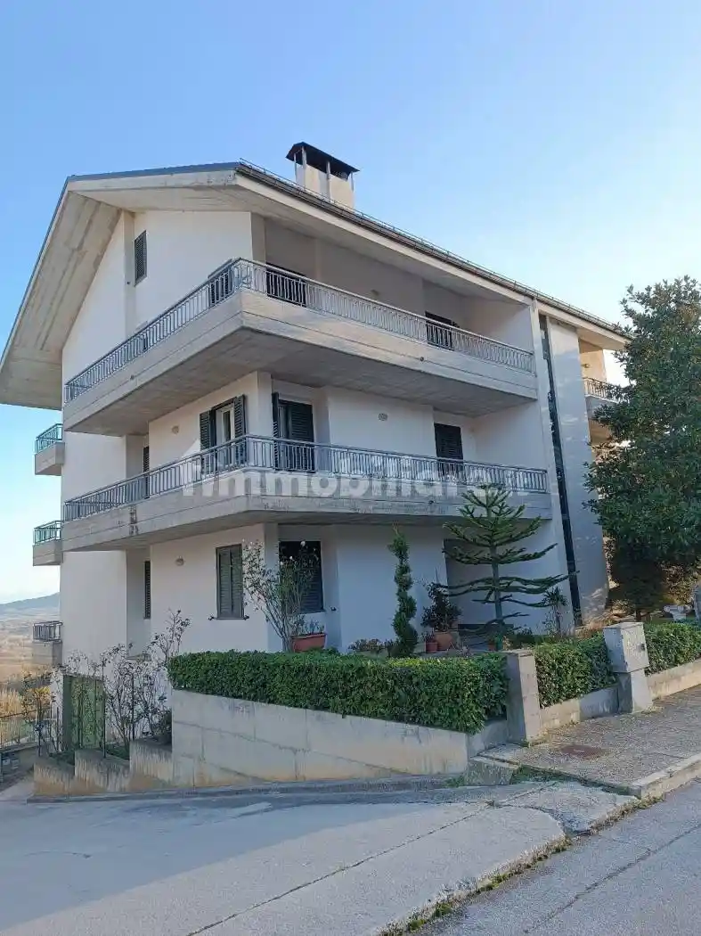 Palazzo - Edificio in vendita a Colle d'Anchise