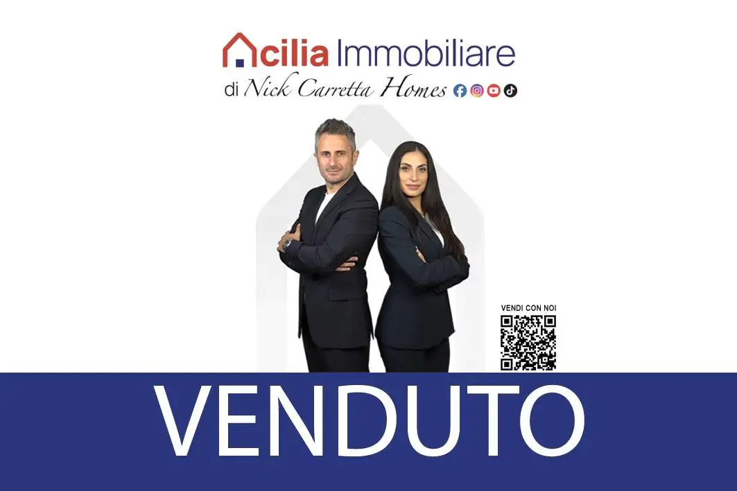 Villa plurifamiliare in vendita a Roma