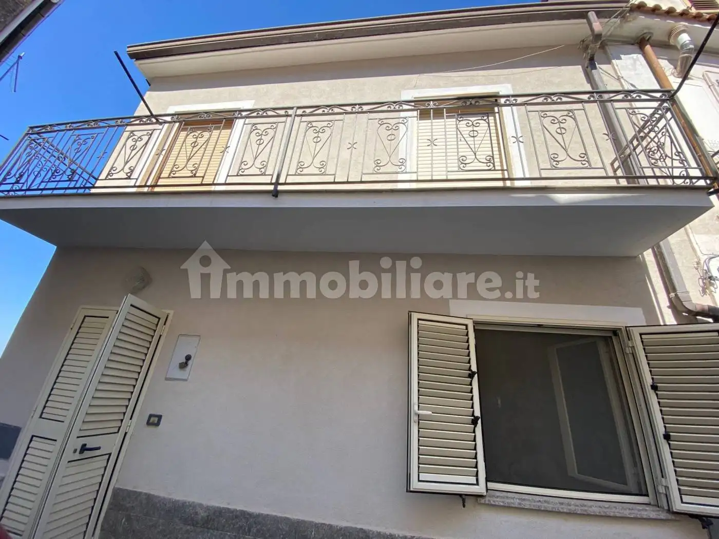 Palazzo - Edificio in vendita a Francavilla Angitola