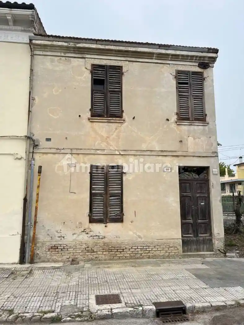 Palazzo - Edificio in vendita a Chiaravalle