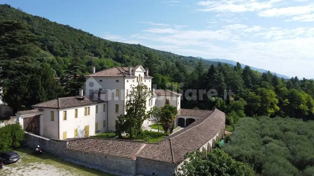 Villa in vendita a Cavaso del Tomba