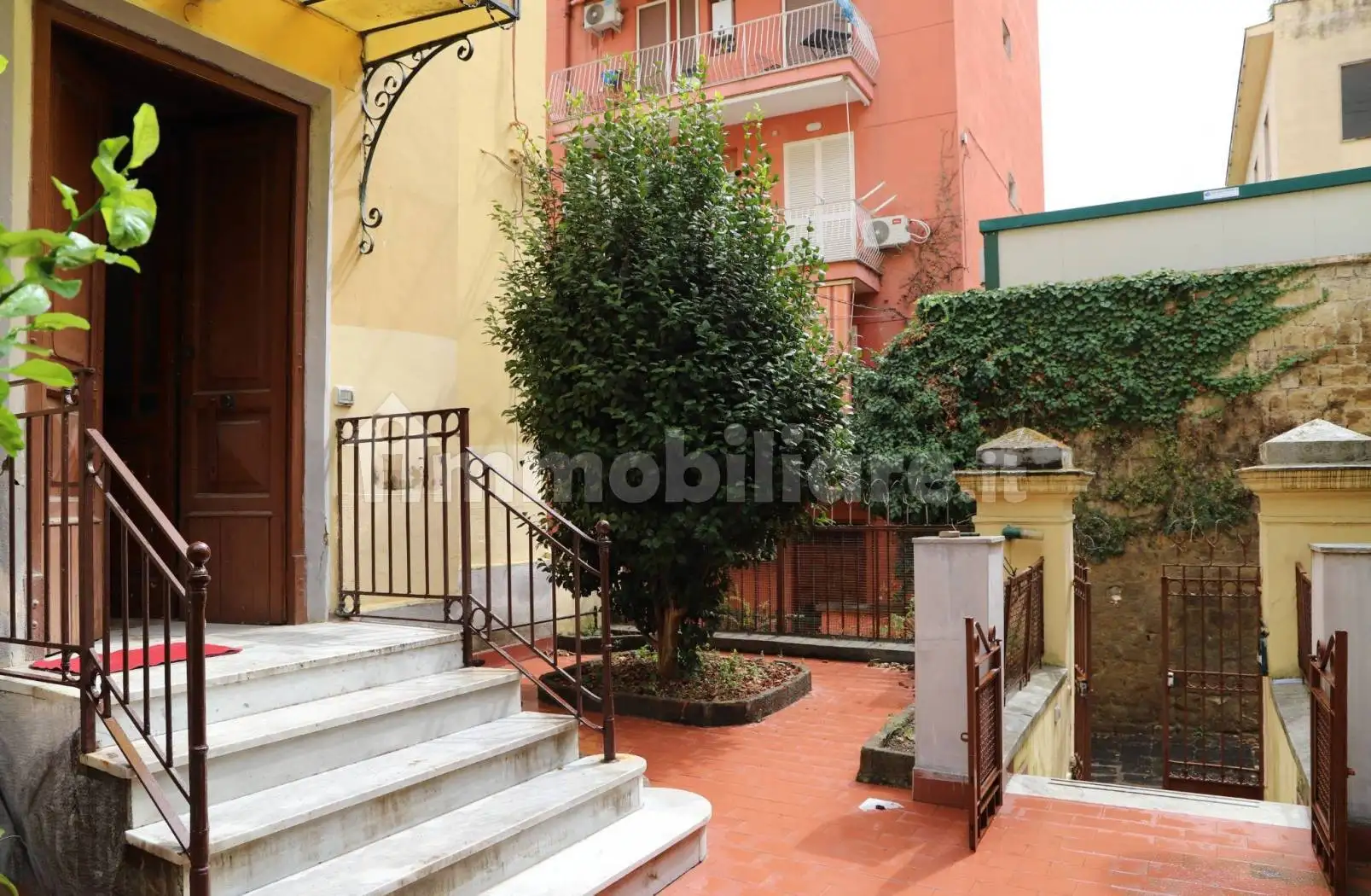 Appartamento in vendita a Napoli