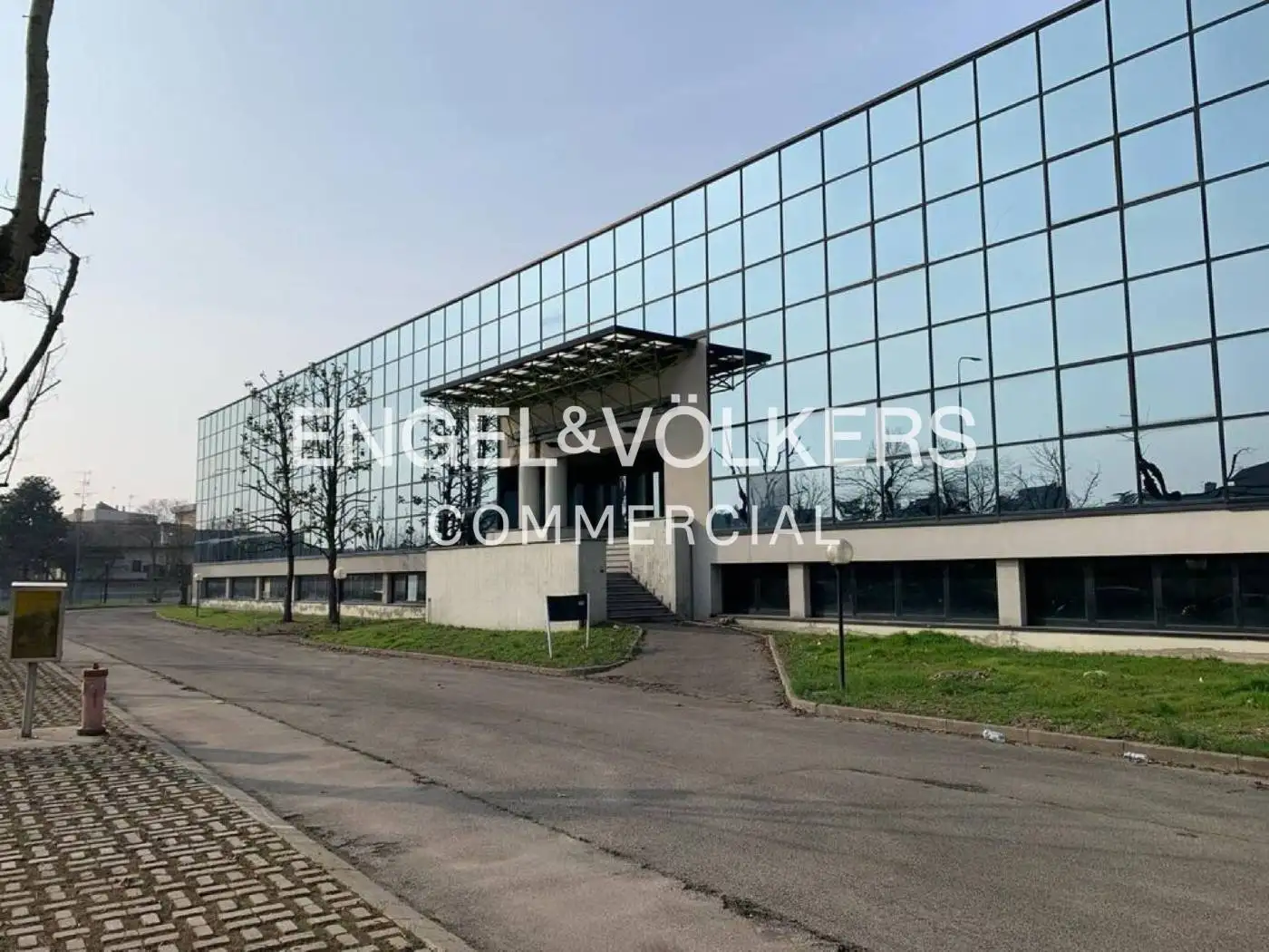 Palazzo - Edificio in Affitto - foto 2