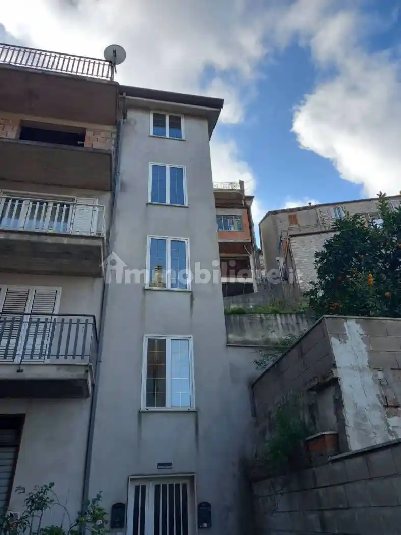 Palazzo - Edificio in vendita a Sonnino