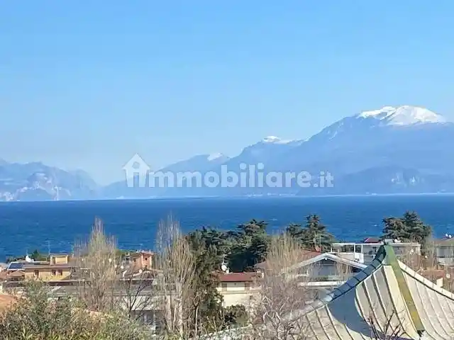 Villa in vendita a Desenzano del Garda