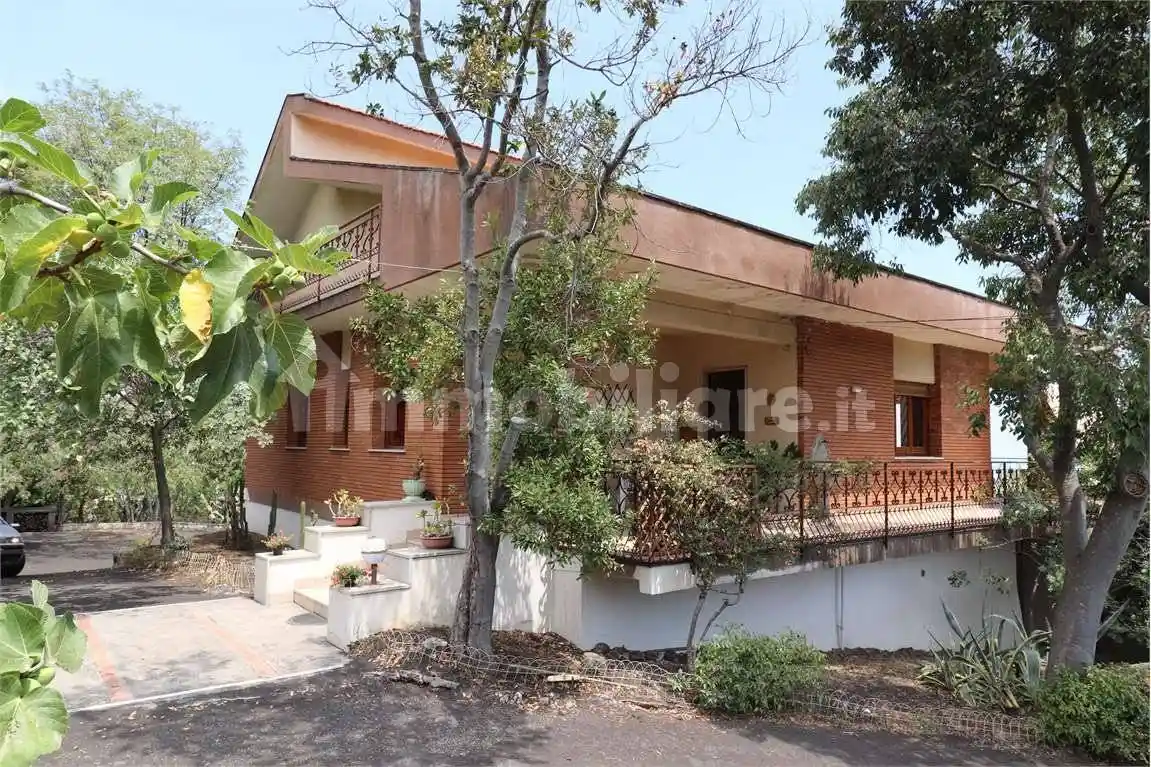 Villa in vendita a Zafferana Etnea