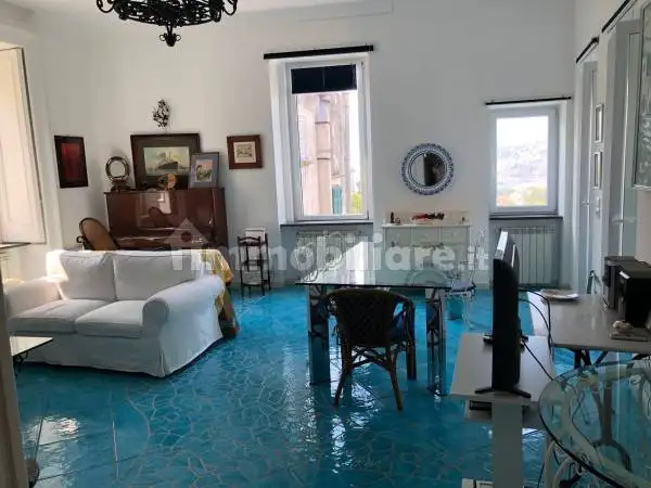 Appartamento in vendita a Napoli