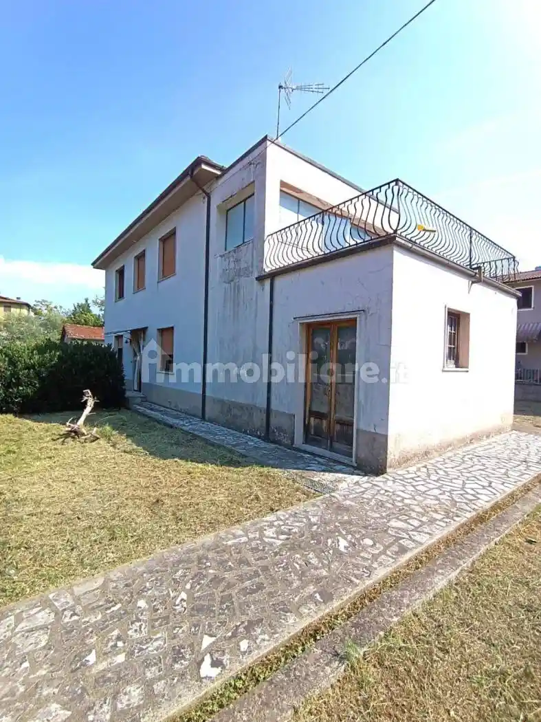 Casa indipendente in vendita a Gallicano