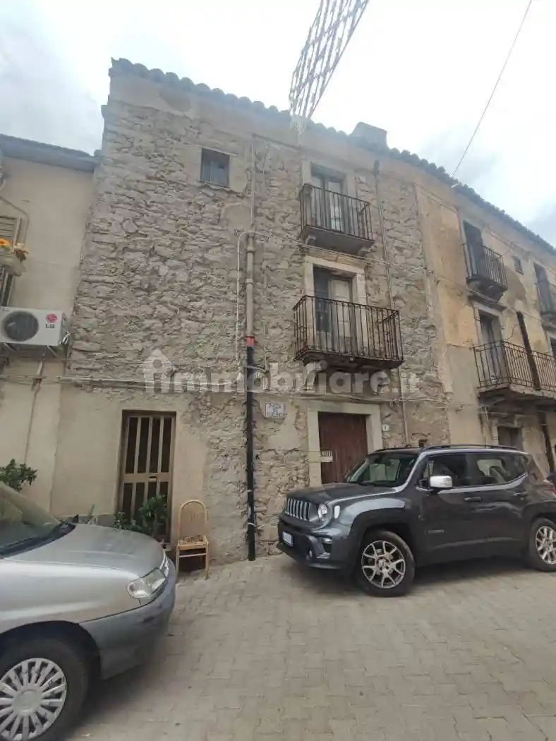 Casa indipendente in vendita a Nicosia