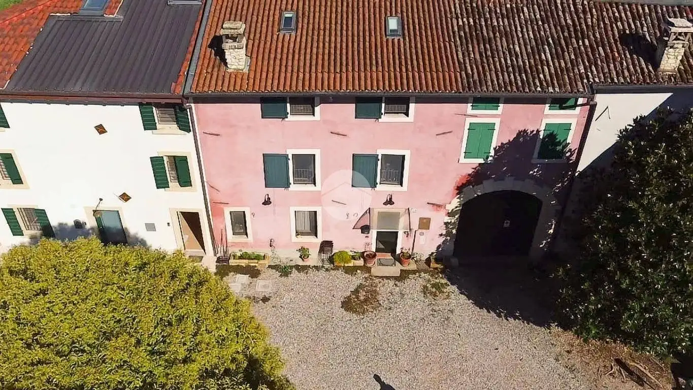 Casa indipendente in vendita a Verona