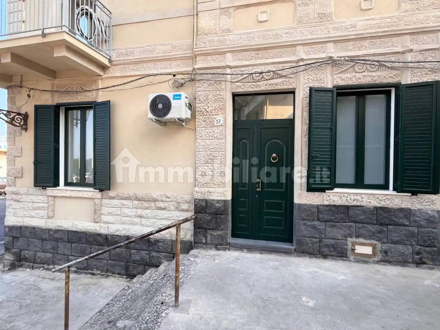 Appartamento in affitto a Aci Castello