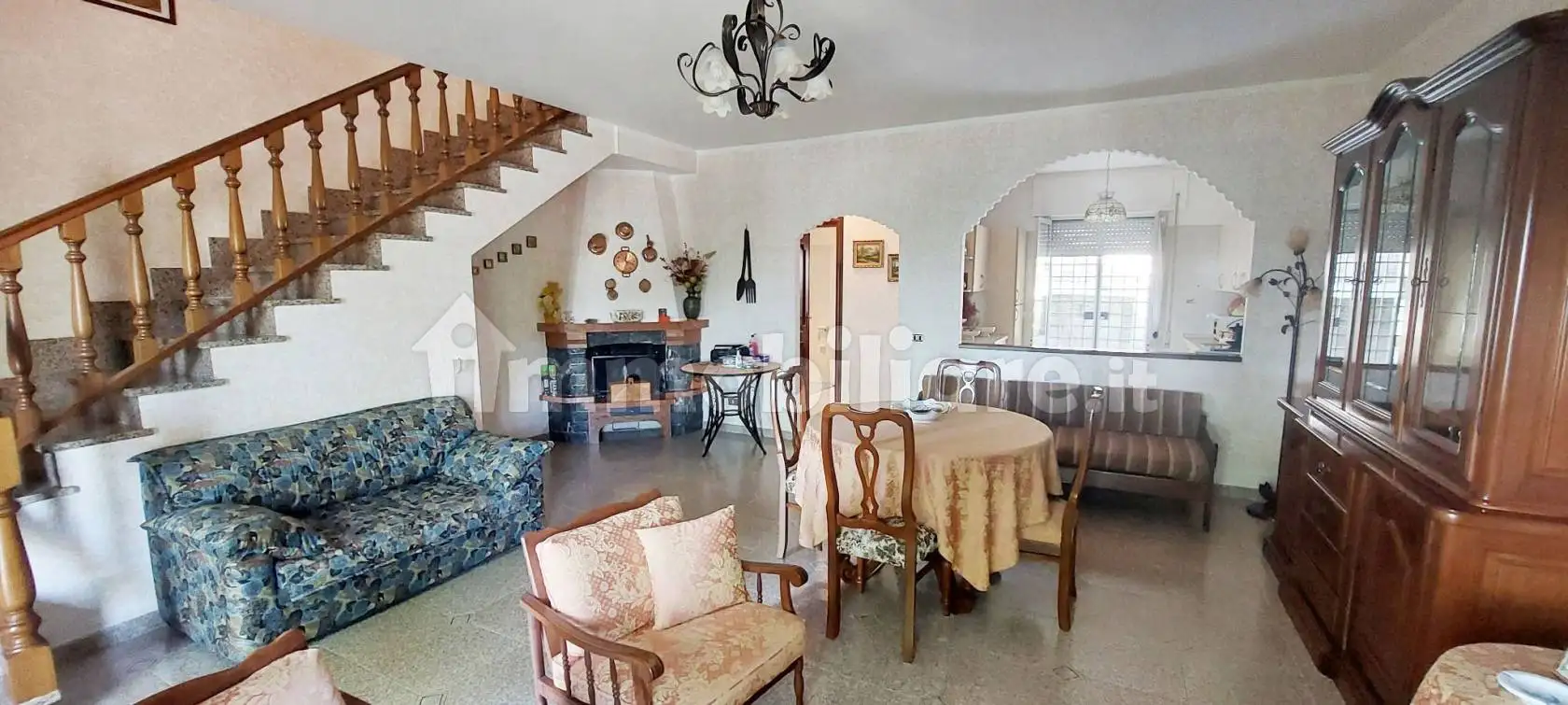 Casa indipendente in vendita a Isola del Gran Sasso d'Italia