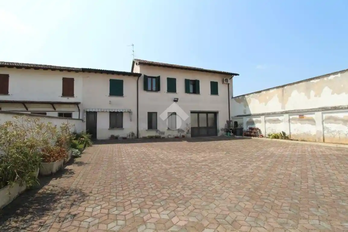 Villa in vendita a Soncino