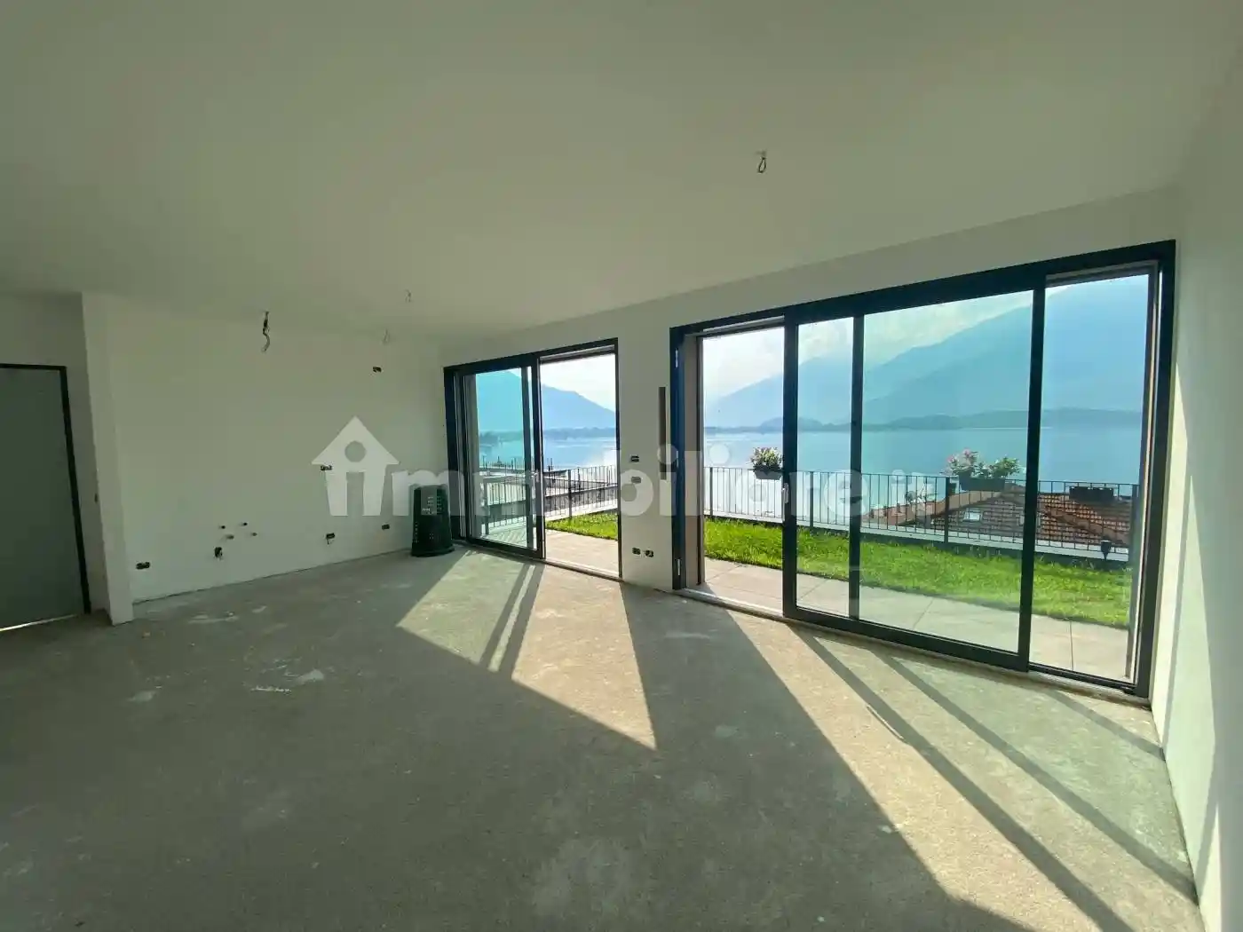 Appartamento in vendita a Domaso