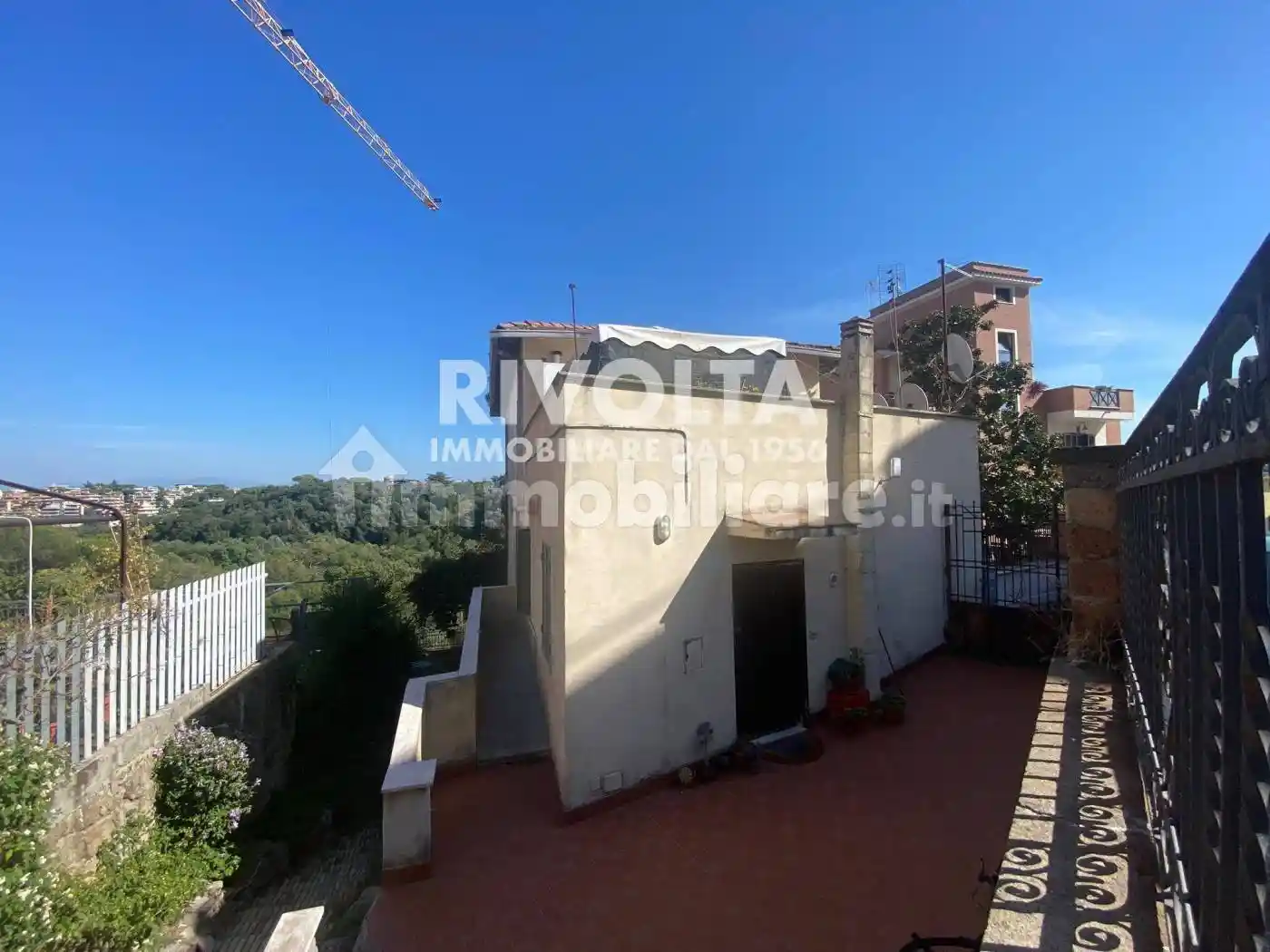 Palazzo - Edificio in vendita a Roma