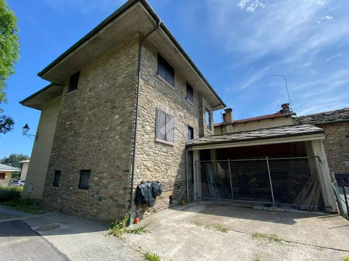 Casa indipendente in vendita a Prarostino